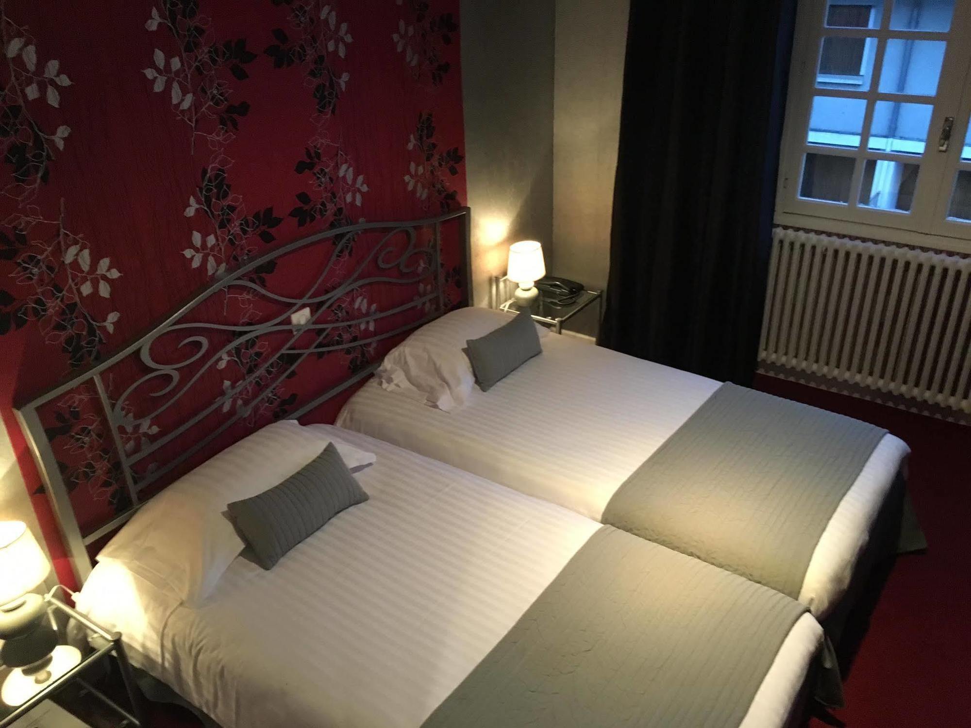 Hotel Logis La Thomasse Aurillac Exterior foto